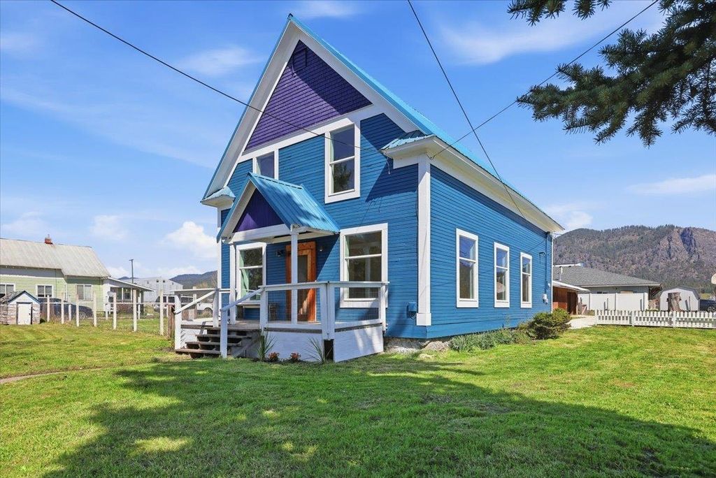 Photo of 707 S 2nd W St, Chewelah, WA 99109 (MLS # 202616121)