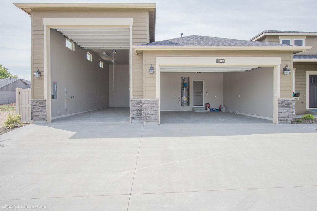 Photo of 2319 Annie Pl, Cheney, WA 99004 (MLS # 202616260)
