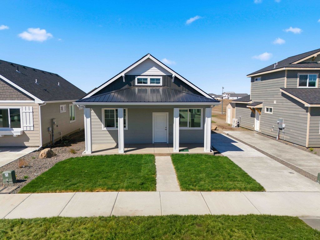 Photo of 52 S Treeline St, Airway Heights, WA 99001 (MLS # 202616320)