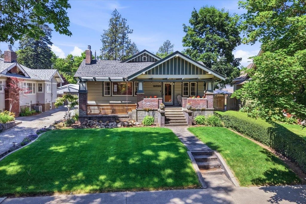 Photo of 2528 S Lamonte St, Spokane, WA 99203 (MLS # 202619746)