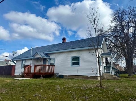 Photo of 603 E Liberty Ave, Spokane, WA 99207 (MLS # 202610987)