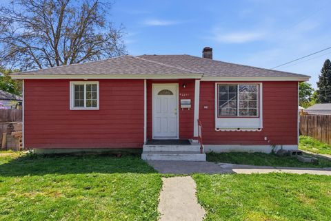Photo of 2211 W W Rowan Ave Ave, Spokane, WA 99205 (MLS # 202615723)