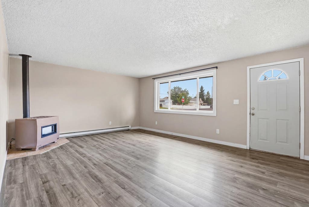 Photo of 600 E Herb St, Medical Lake, WA 99022 (MLS # 202621127)