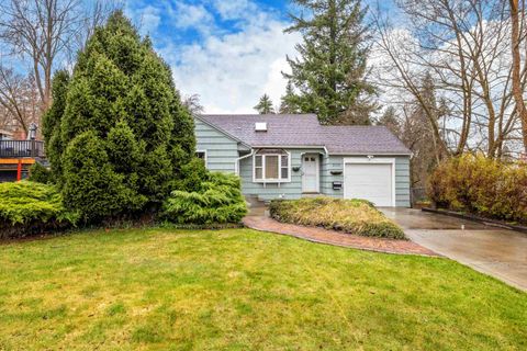 Photo of 1116 S Woodfern St, Spokane, WA 99202 (MLS # 202614734)