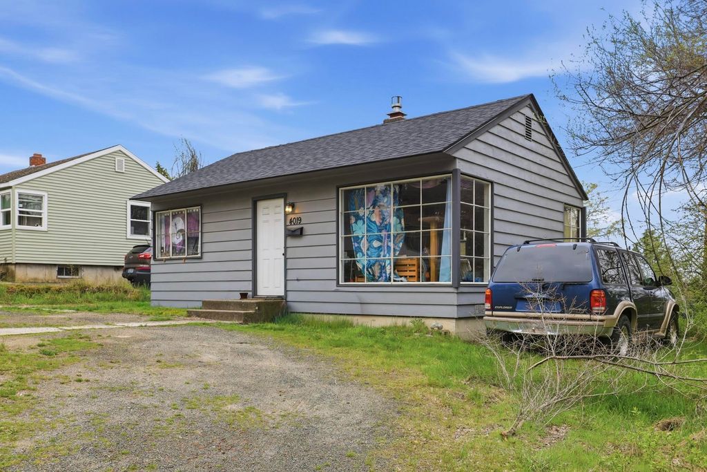 Photo of 4019 W Francis Ave, Spokane, WA 99205 (MLS # 202615688)