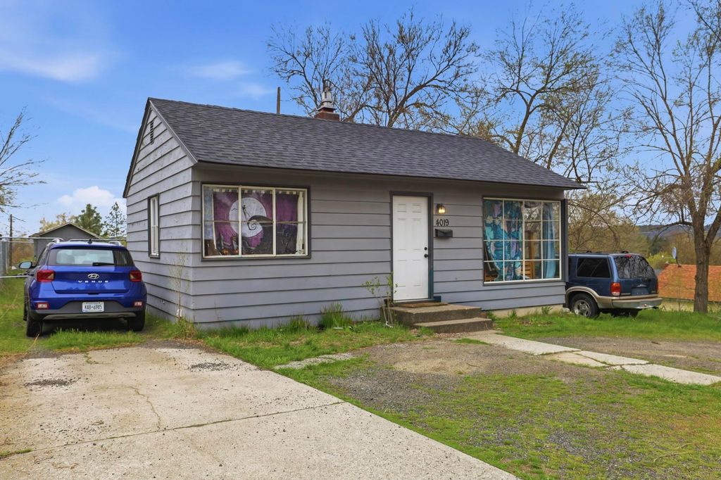 Photo of 4019 W Francis Ave, Spokane, WA 99205 (MLS # 202615688)