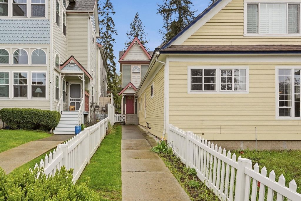 Photo of 1617 W 13TH Ave, Spokane, WA 99204 (MLS # 202616010)