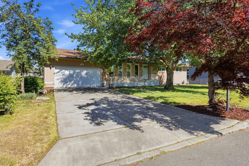 Photo of 1225 S Woodlawn Rd, Spokane Valley, WA 99216 (MLS # 202619177)
