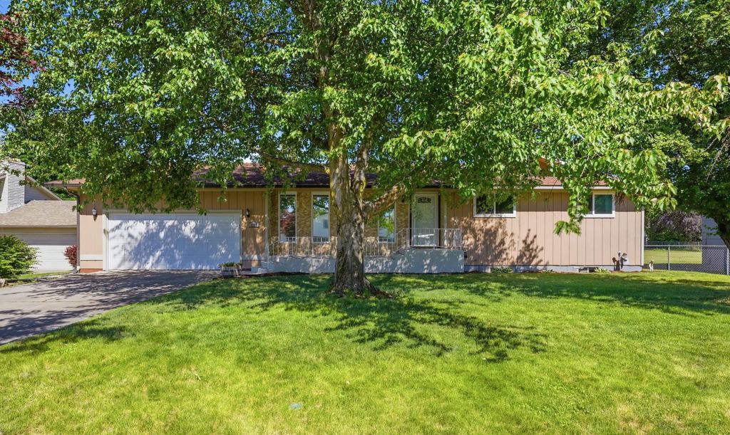 Photo of 1225 S Woodlawn Rd, Spokane Valley, WA 99216 (MLS # 202619177)