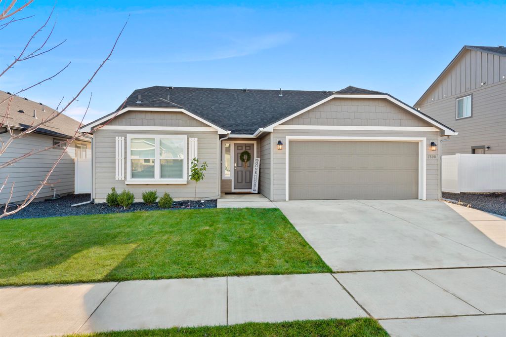 Photo of 1808 E C St, Deer Park, WA 99006 (MLS # 202612750)