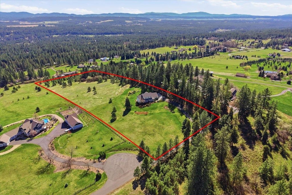 Photo of 21710 N Saddle Mountain Ln, Colbert, WA 99005 (MLS # 202619305)
