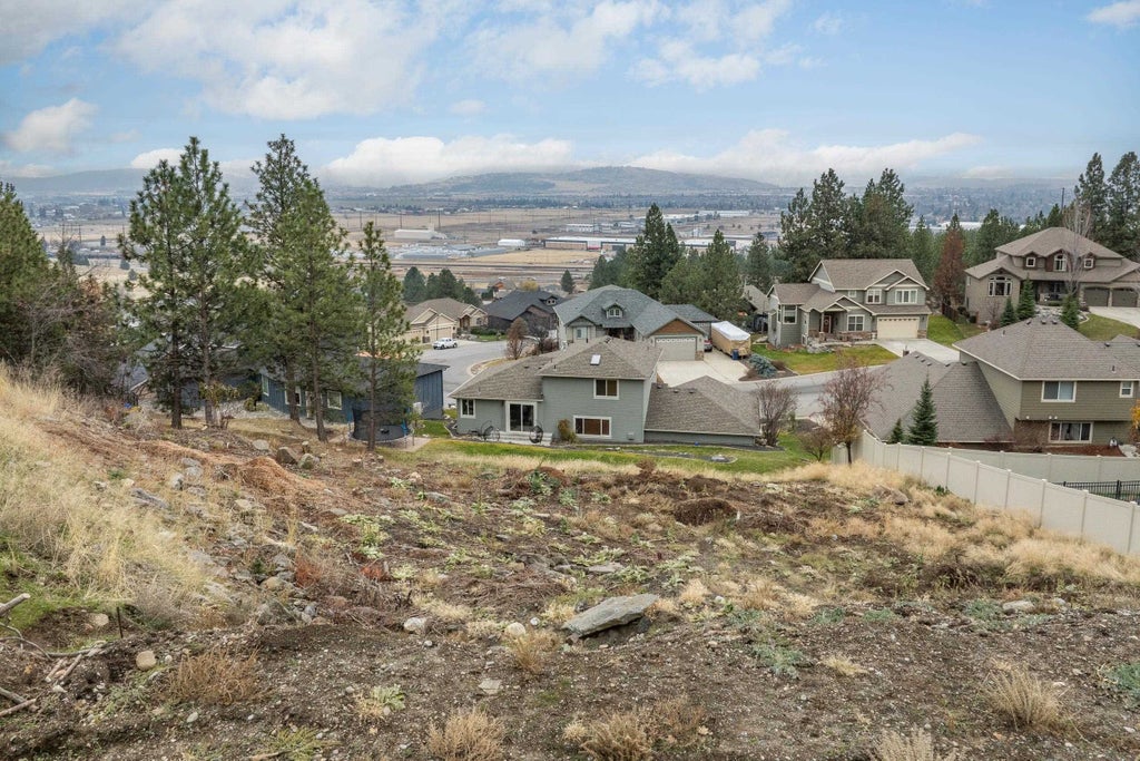 Photo of 5424 N del rey Dr, Spokane, WA 99027 (MLS # 202625991)