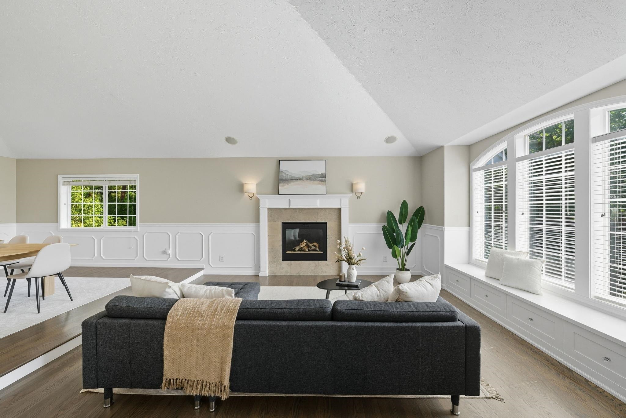 5203 S Hogan Ct - Photo 3