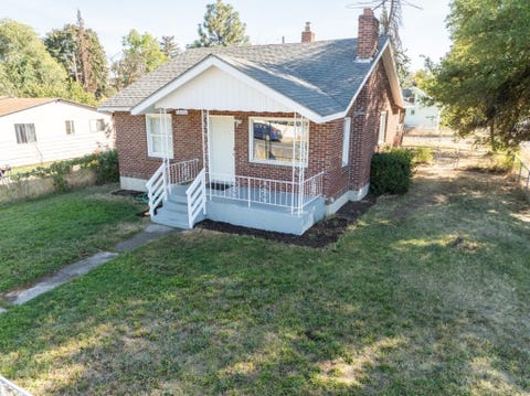 Photo of 2904 E Columbia Ave, Spokane, WA 99208 (MLS # 202621941)