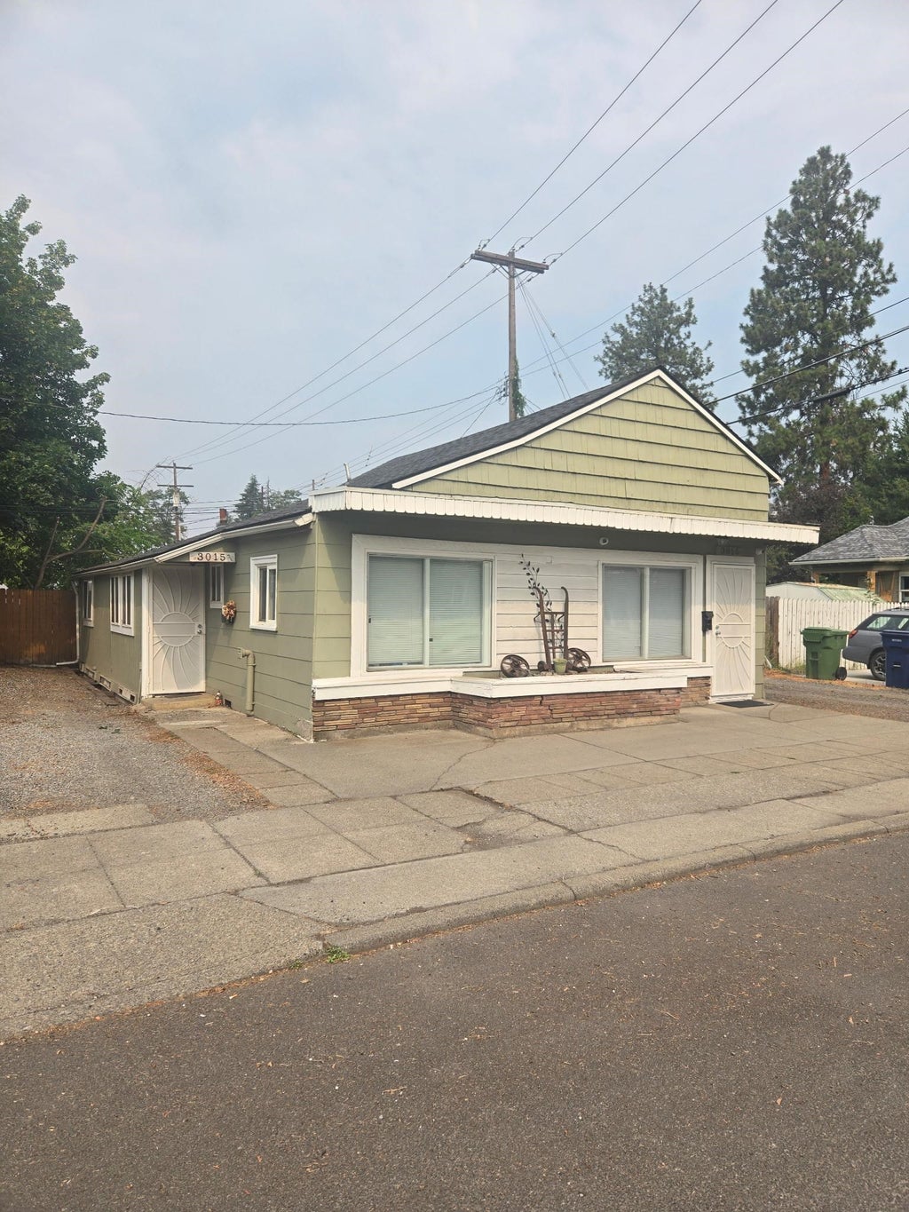 Photo of 3015 &amp; 3015 1/2 N Post St, Spokane, WA 99205 (MLS # 202622351)