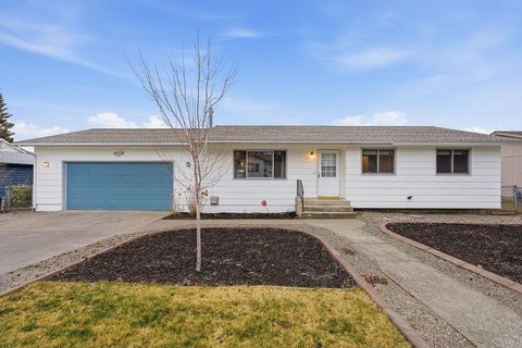 Photo of 11217 E 11th Ave, Spokane Valley, WA 99206 (MLS # 202613890)
