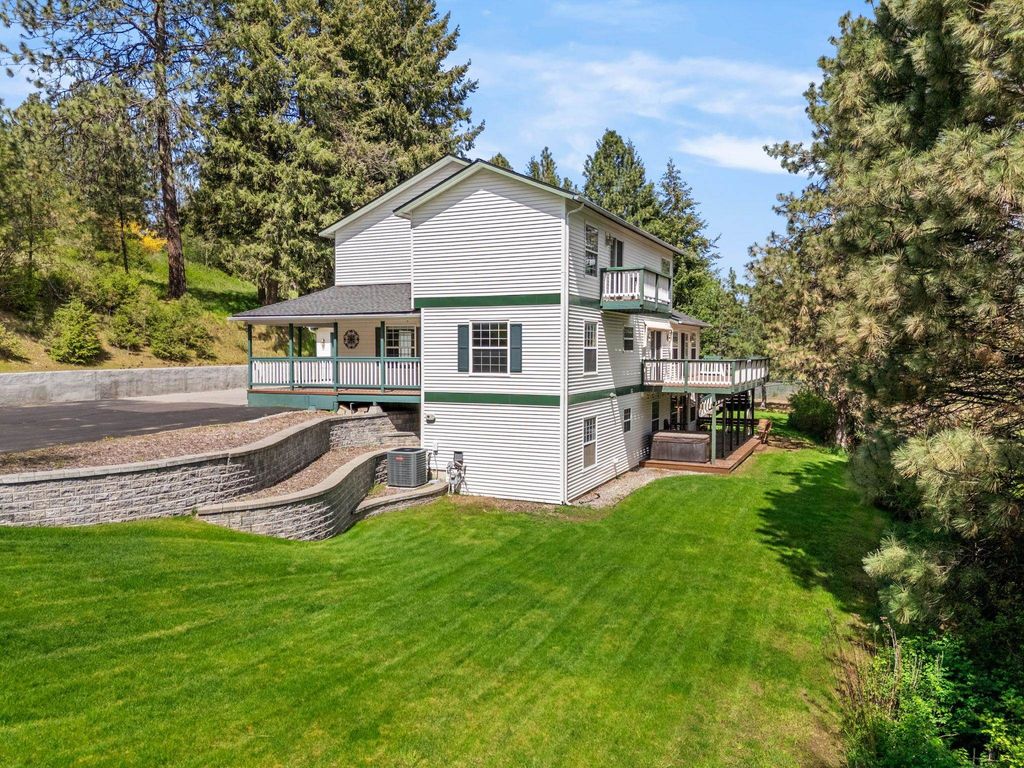 Photo of 6107 S Lochsa Dr, Spokane, WA 99206 (MLS # 202616377)