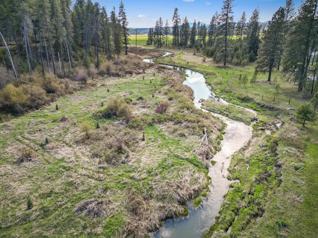 Photo of xxx Springdale Hunters Rd, Springdale, WA 99173 (MLS # 202616298)