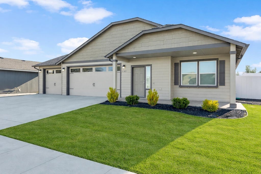 Photo of 1101 S Pillar Rock Dr, Spokane, WA 99224 (MLS # 202623485)