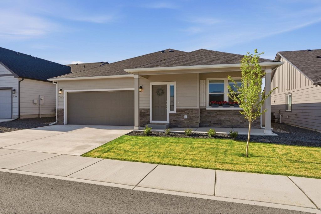 Photo of 19646 E Spruce Ln, Greenacres, WA 99016 (MLS # 202616330)