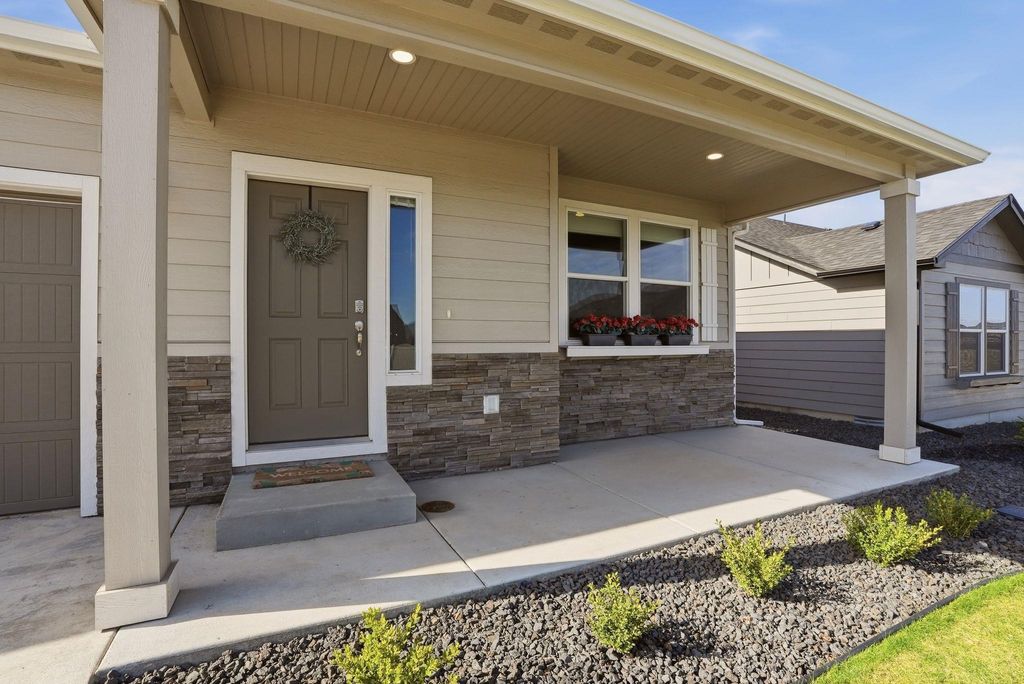 Photo of 19646 E Spruce Ln, Greenacres, WA 99016 (MLS # 202616330)