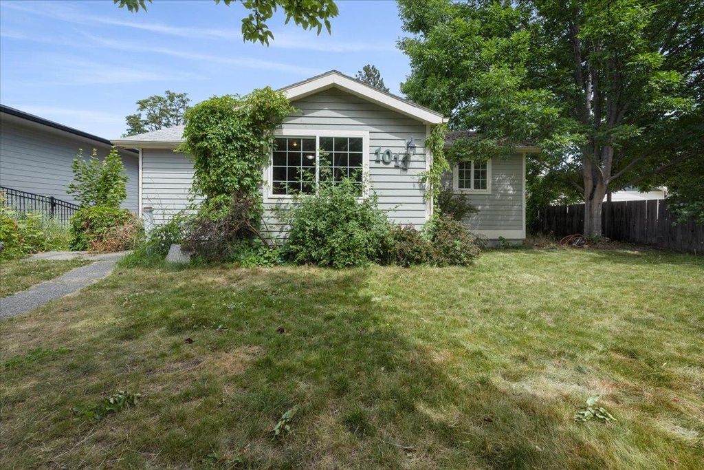 Photo of 1011 S Wright Blvd, Liberty Lake, WA 99019 (MLS # 202619781)