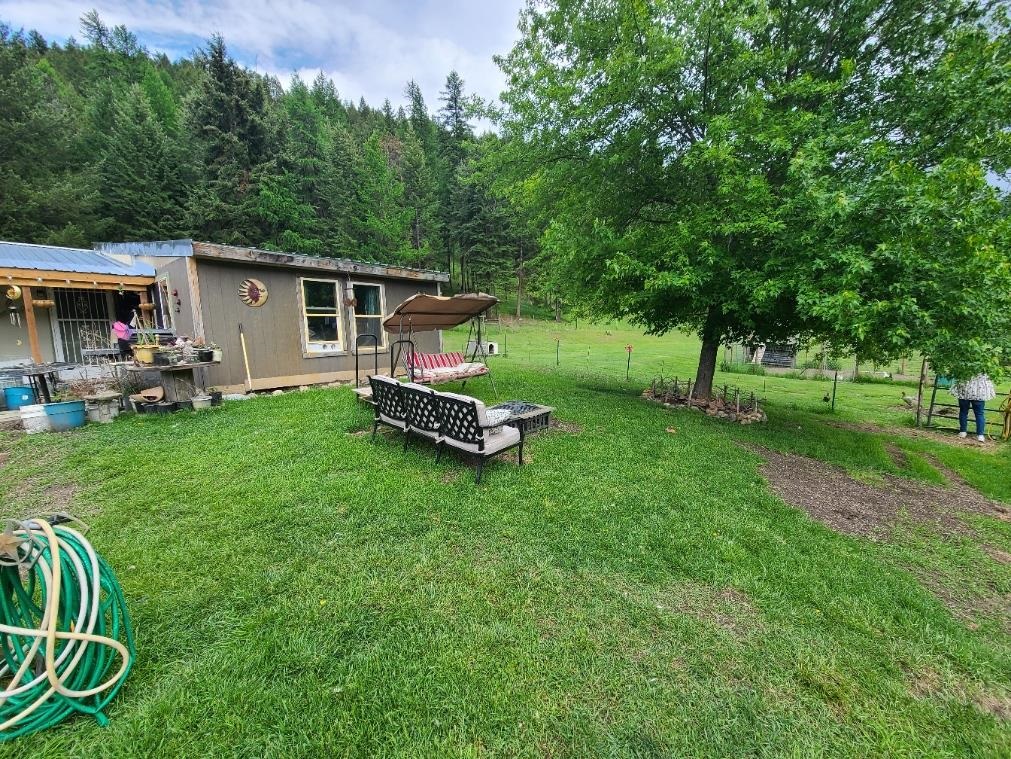 Photo 4 of 30 of 1037 Haller Creek Rd mobile home