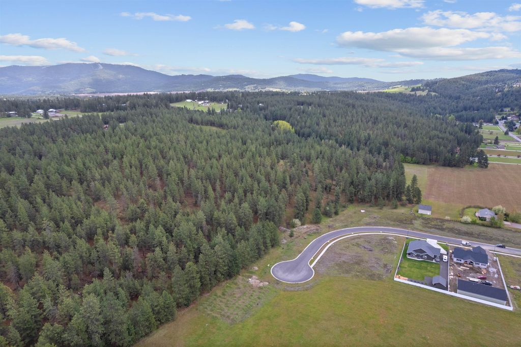 Photo of 15628 E 33rd Ct, Spokane Valley, WA 99037 (MLS # 202617602)