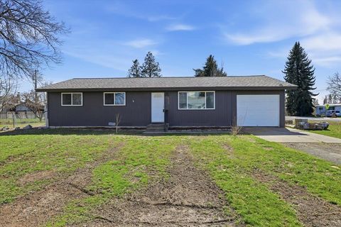 Photo of 600 E HERB St, Medical Lake, WA 99022 (MLS # 202614840)