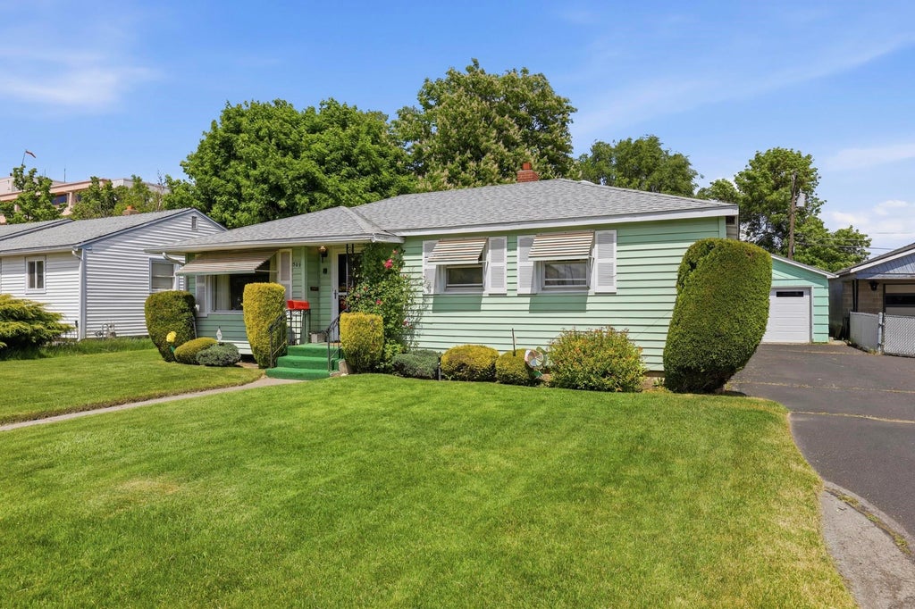 Photo of 309 E NEBRASKA Ave, Spokane, WA 99207 (MLS # 202626208)