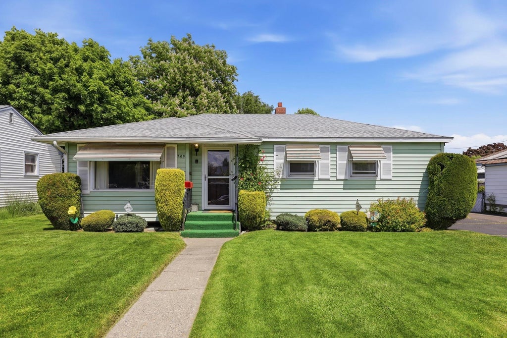Photo of 309 E NEBRASKA Ave, Spokane, WA 99207 (MLS # 202626208)