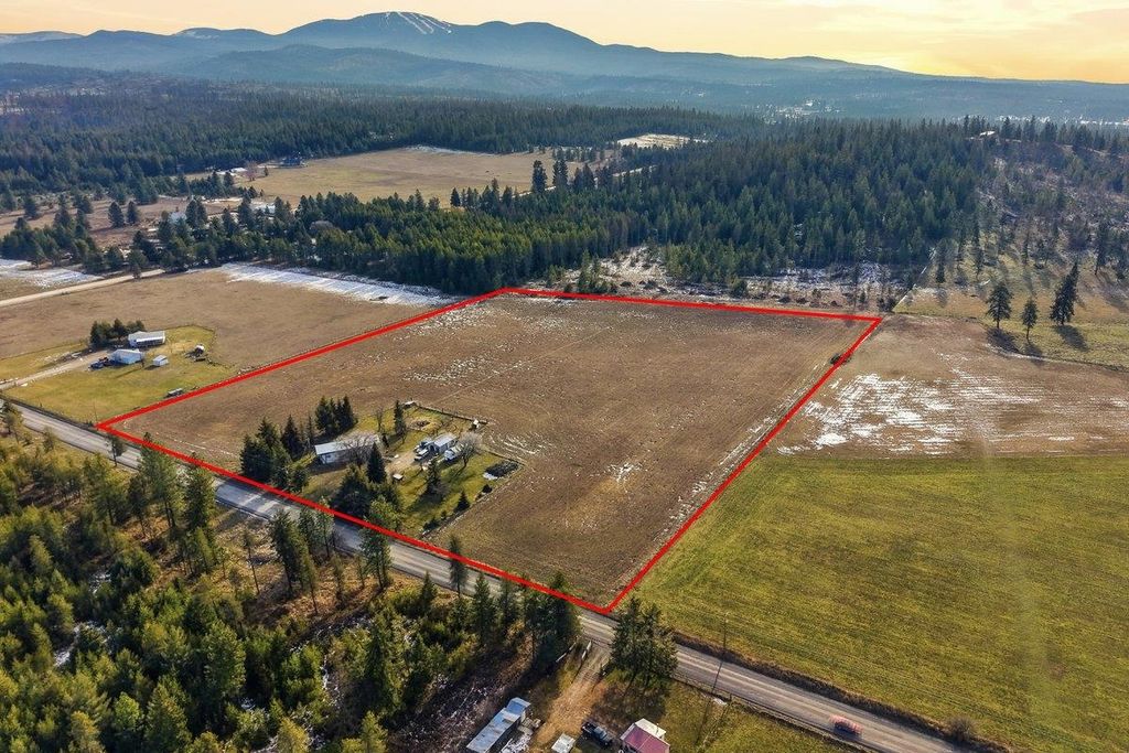 Photo of 11918 E Bridges Rd, Elk, WA 99009 (MLS # 202616206)