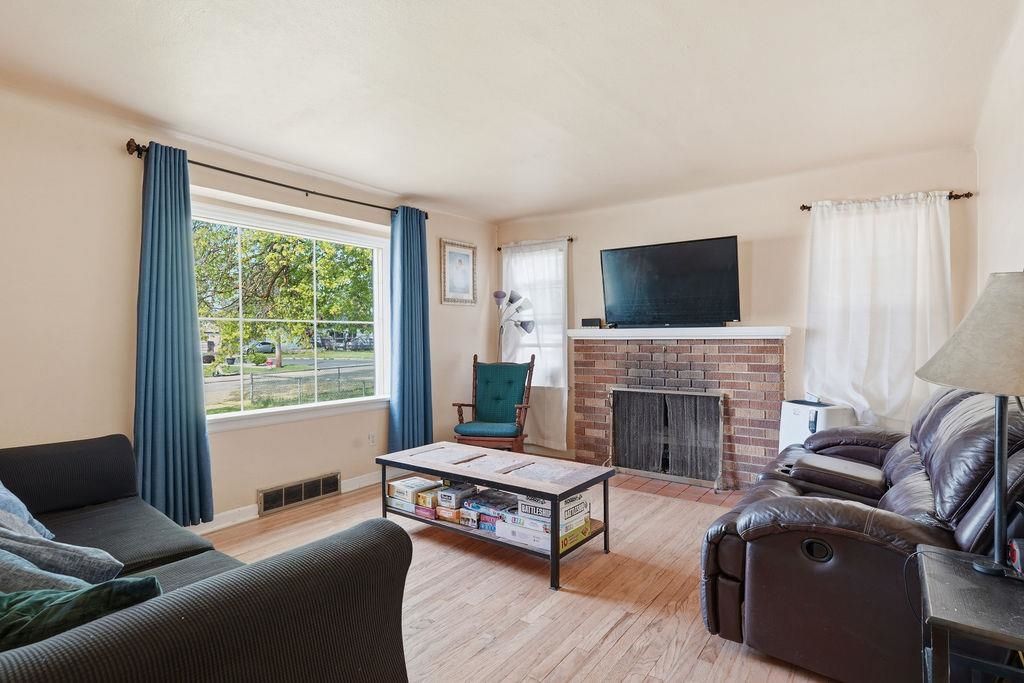 Photo of 1524 E Glass Ave, Spokane, WA 99207 (MLS # 202615959)