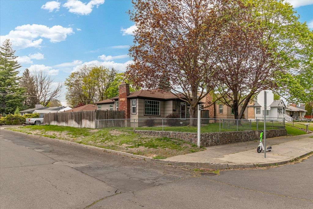 Photo of 5103 N Post St, Spokane, WA 99205 (MLS # 202616311)