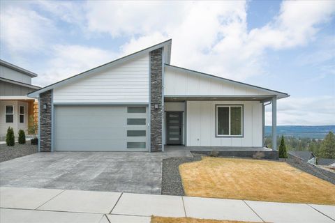 Photo of 4223 W Bush Dr, Spokane, WA 99208 (MLS # 202613528)