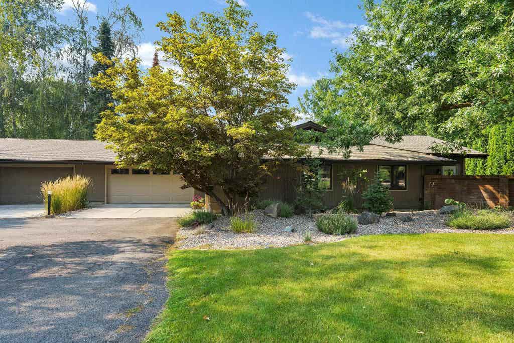 Photo of 2221 E Rockwood Blvd, Spokane, WA 99203 (MLS # 202622173)