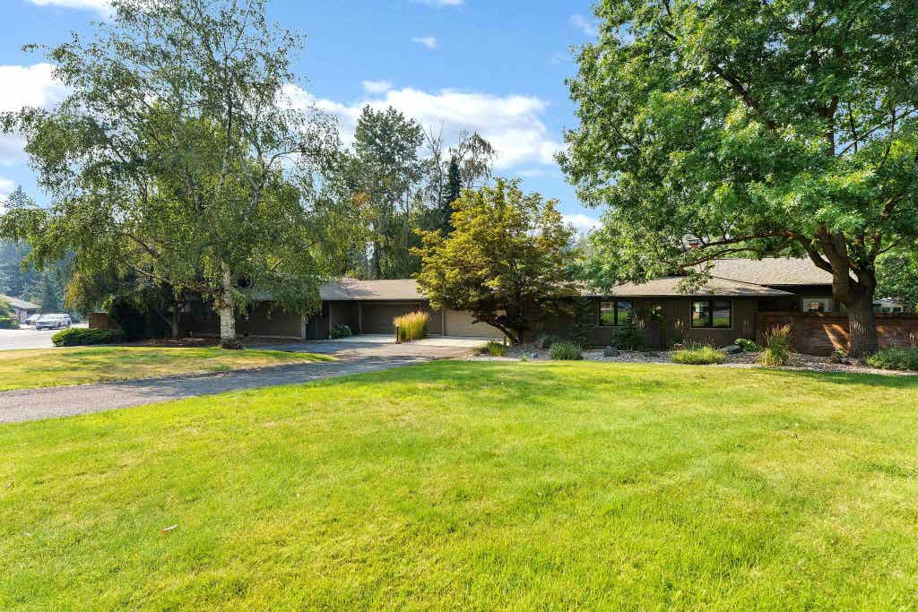 Photo of 2221 E Rockwood Blvd, Spokane, WA 99203 (MLS # 202622173)