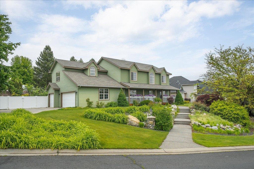 Photo of 17201 E Galaxy Ln, Greenacres, WA 99016 (MLS # 202619830)