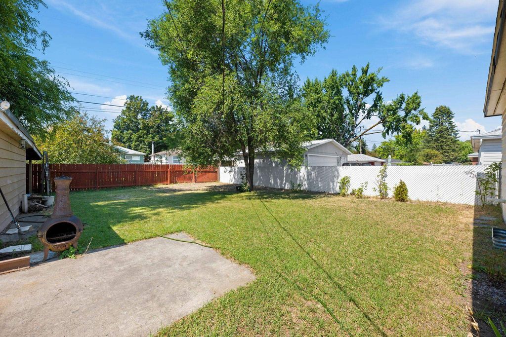 Photo of 5715 N Alameda Blvd, Spokane, WA 99205 (MLS # 202525571)