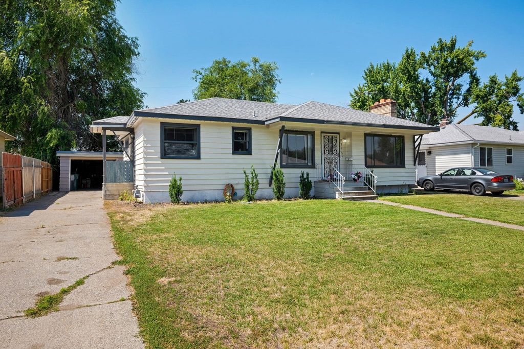 Photo of 5715 N Alameda Blvd, Spokane, WA 99205 (MLS # 202525571)