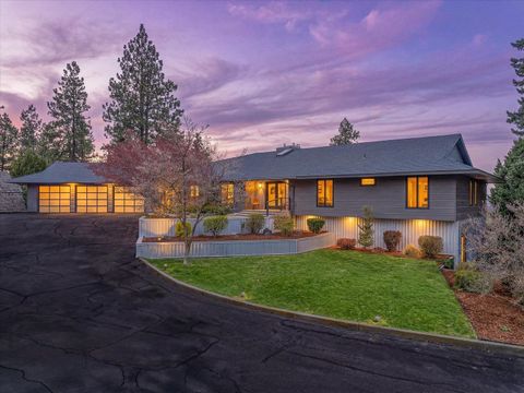Photo of 1912 E SOUTHEAST Blvd, Spokane, WA 99203 (MLS # 202616458)