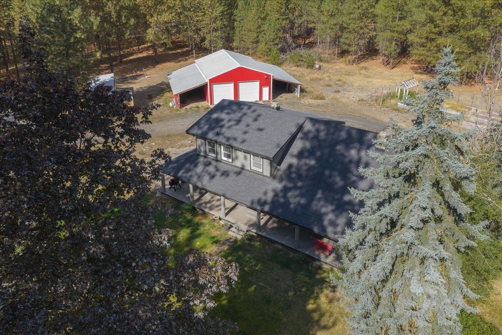 Photo of 31515 N Cedar Rd, Deer Park, WA 99006 (MLS # 202610389)