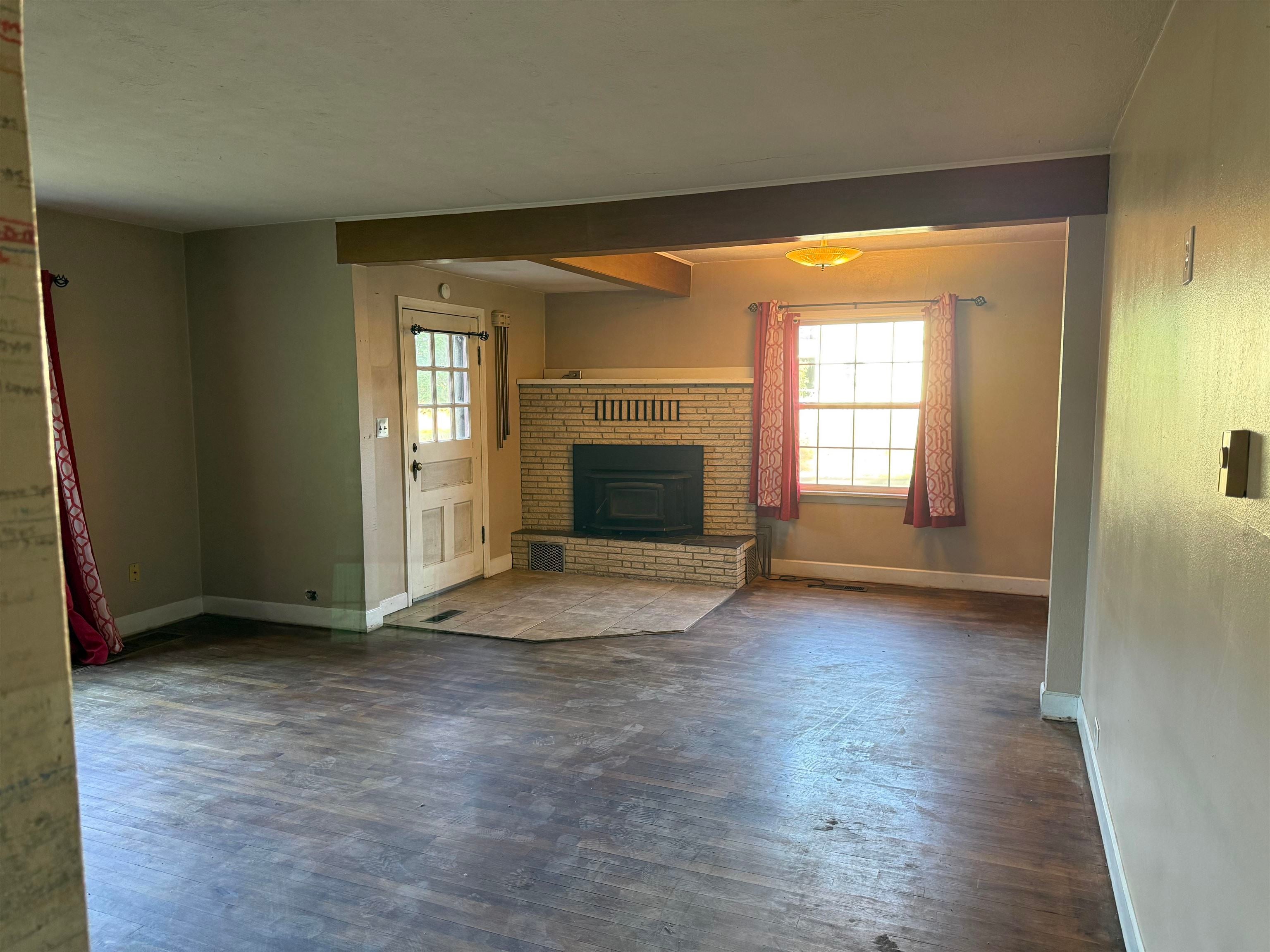 836 W 5th St - Photo 3
