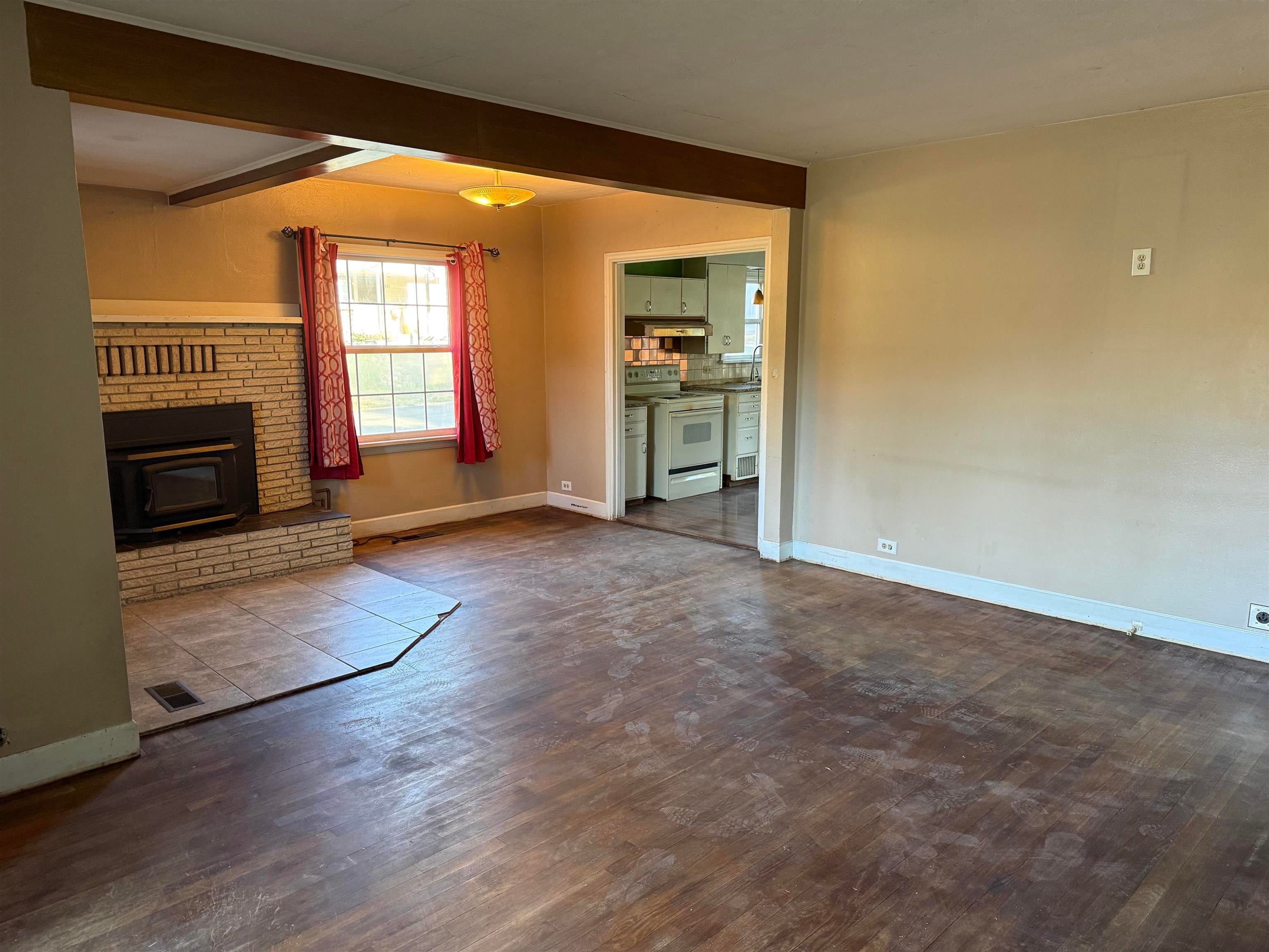 836 W 5th St - Photo 4