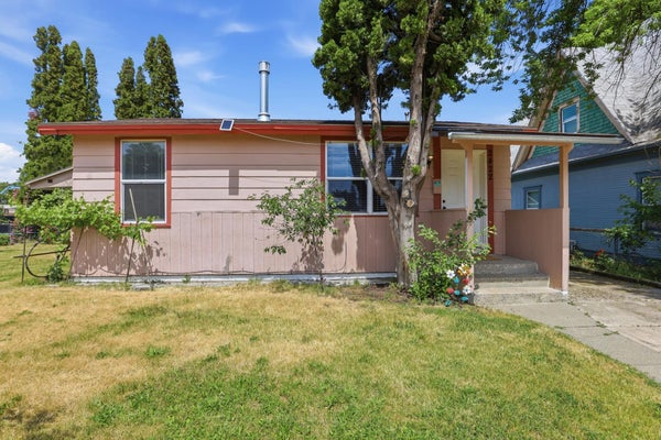 2422 W SINTO AVE, SPOKANE, WA 99201 - Image aebef6a00a918af6d51b0f9fd4f64e90/4001466199