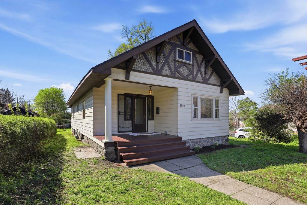 Photo of 1827 W Augusta Ave, Spokane, WA 99205 (MLS # 202616113)