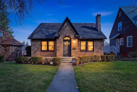 Photo of 618 W 22nd Ave, Spokane, WA 99203 (MLS # 202614620)