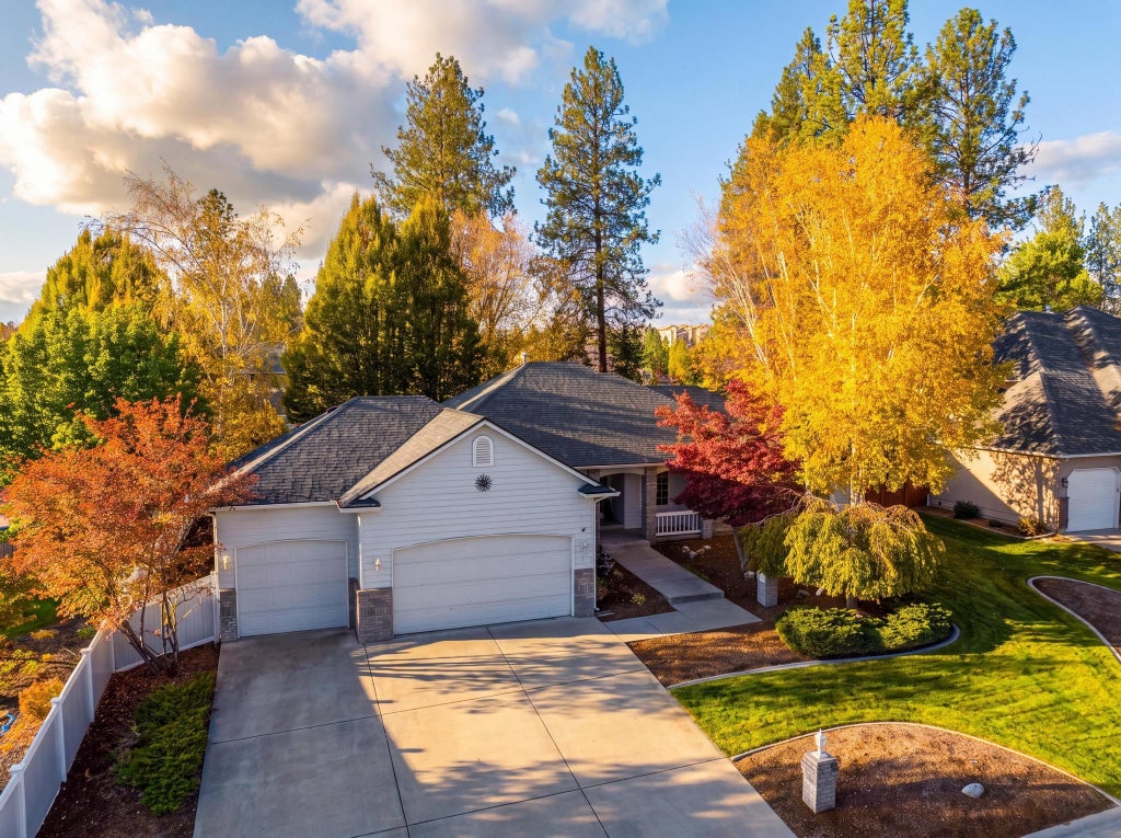 Photo of 15925 N Pineview Rd, Spokane, WA 99208 (MLS # 202626198)