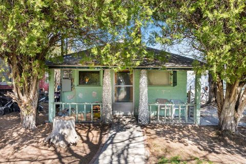 Photo of 110 E Weston St, Other, WA 99335 (MLS # 202618570)