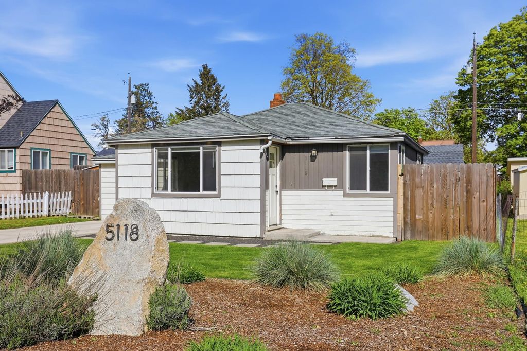 Photo of 5118 N Jefferson St, Spokane, WA 99205 (MLS # 202616346)